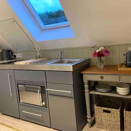 Pewsey Retreat 3 Sleeps -Petfriendly Bbq Parking Apartment Exterior photo
